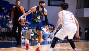 Anadolu Efes, Hapoel Tel Aviv'e Takıldı