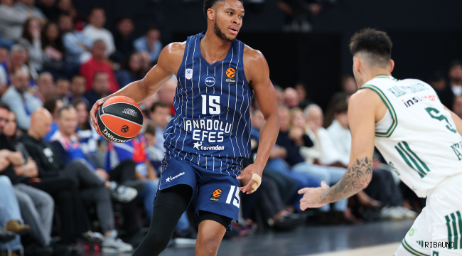 Anadolu Efes, Panathinaikos'a mağlup oldu