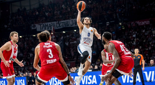 Pire'de Zafer Gecesi! Anadolu Efes, Olympiakos Engelini Aştı: 78-82