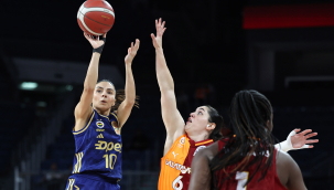 Fenerbahçe Opet derbide güldü: Galatasaray Çağdaş Faktoring- Fenerbahçe Opet: 71-75