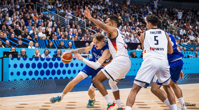 FİNLANDİYALI UÇAN ADAM PARTİZAN'DA