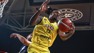 Mersin Spor evinde Bahçeşehir Kolejini mağlup etti 