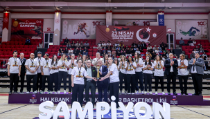 Zorlu Koleji Samsun Basketbol Şampiyonluğu Kupayla Taçlandırdı