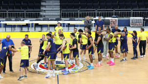 Şampiyon Fenerbahçe Tarfin yeni sezonu açtı! İlk antrenman gerçekleştirildi