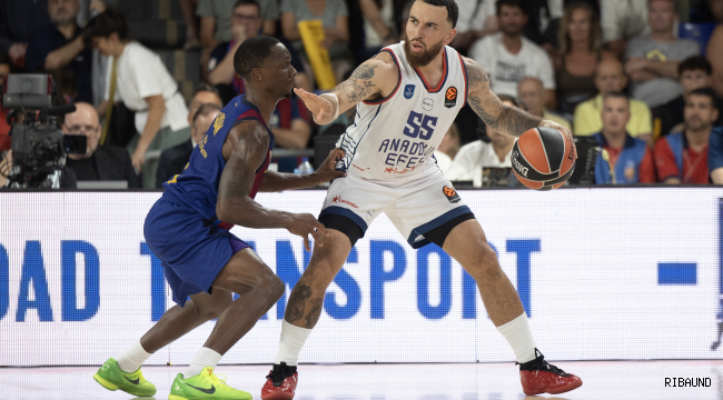 Anadolu Efes sezona Barcelona deplasmanında mağlubiyetle başladı