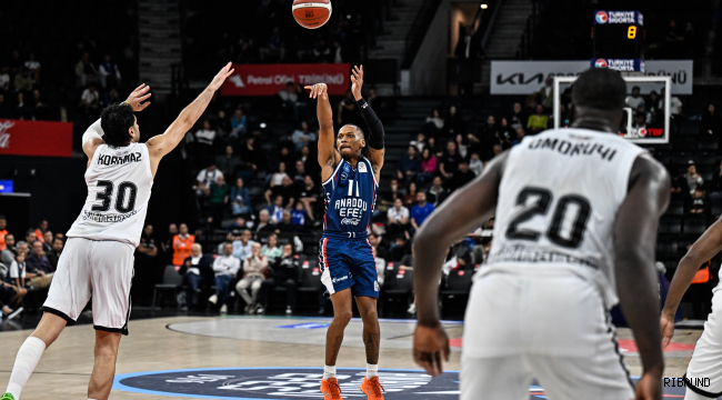Anadolu Efes sezona hızlı başladı: Beşiktaş'ı 95-81 mağlup etti