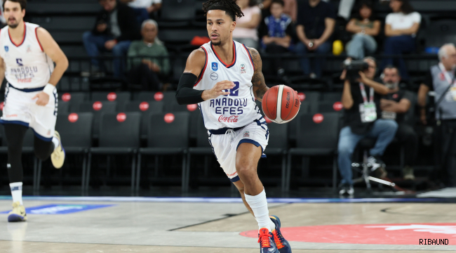 Anadolu Efes 21 sayılık farkı koruyamadı, galibiyete zor ulaştı!