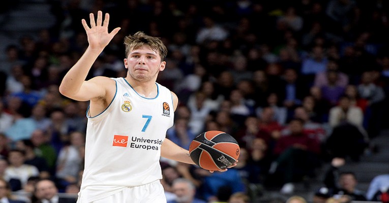 Doncic'e Sacramento Kancası