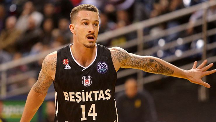 Josh Adams: Beşiktaş'ı özlemedim, çünkü paramızı alamadık