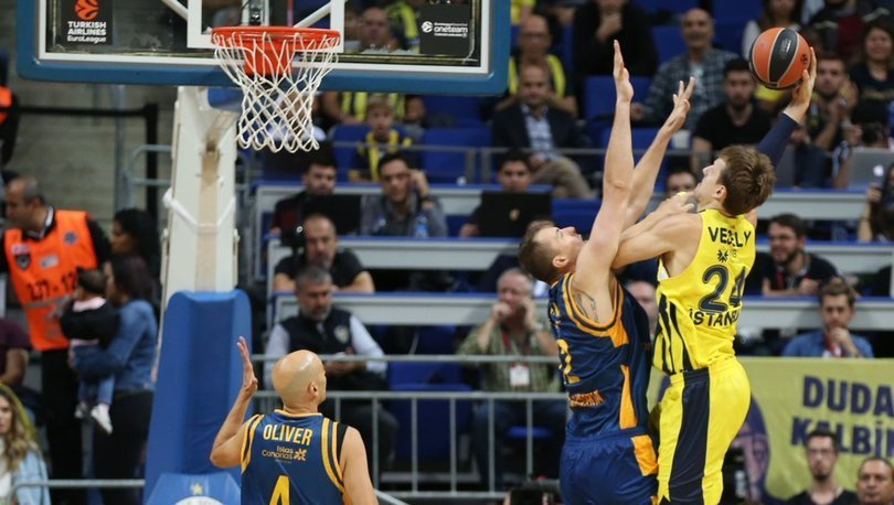 Fenerbahçe, EuroLeague'e farklı başladı
