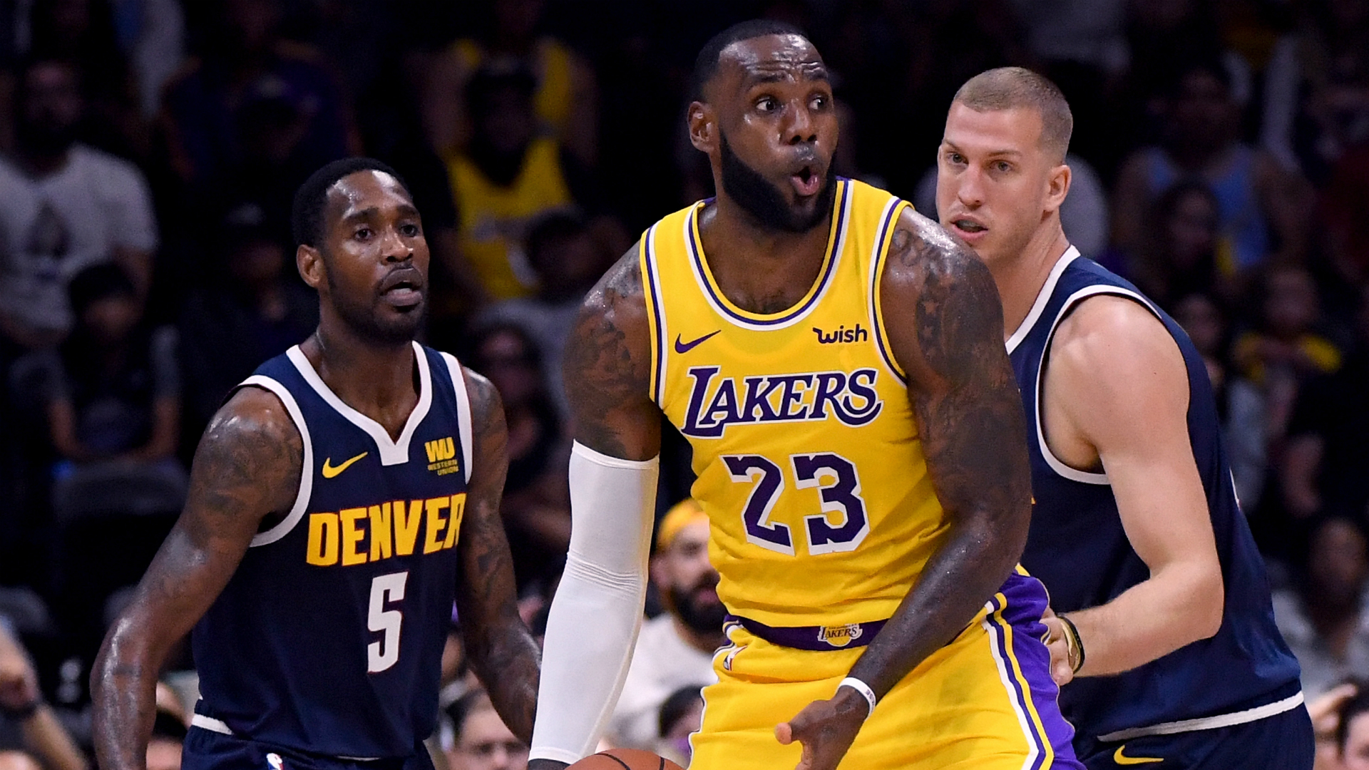 LeBron James, LA Lakers formasıyla ilk maçına çıktı