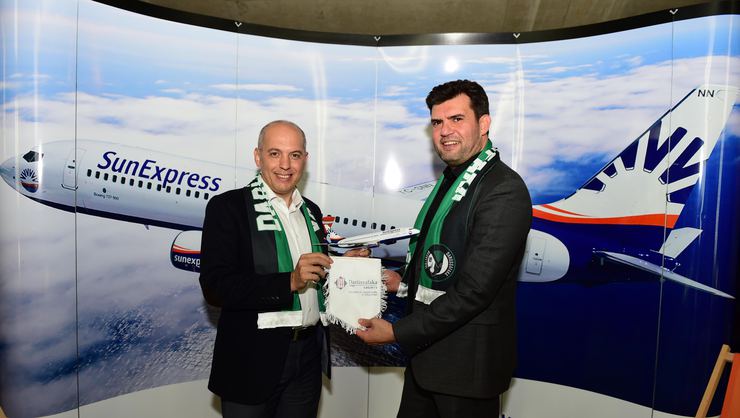 SunExpress, Darüşşafaka Tekfen'e sponsor oldu