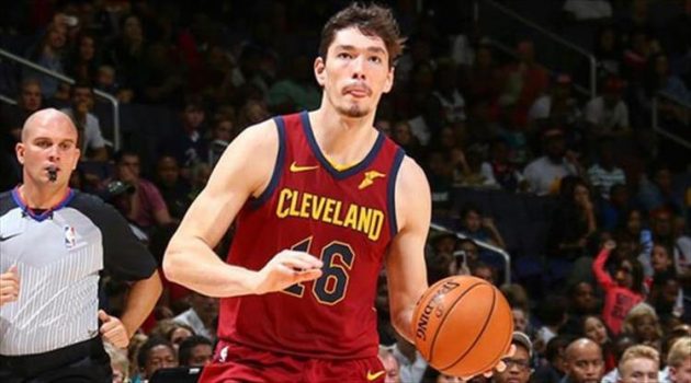 İki önemli yıldızdan Cedi Osman'a tebrik mesajı