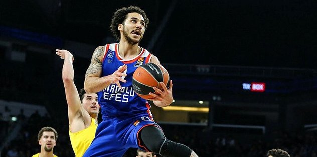 Efes, Maccabi'ye acımadı