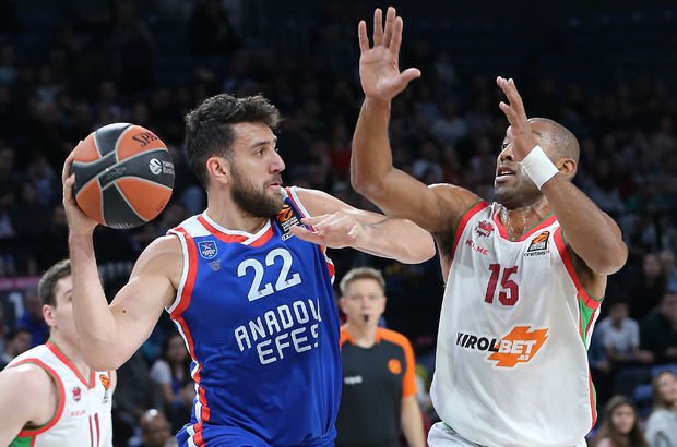 Anadolu Efes, Baskonia'yı da devirdi