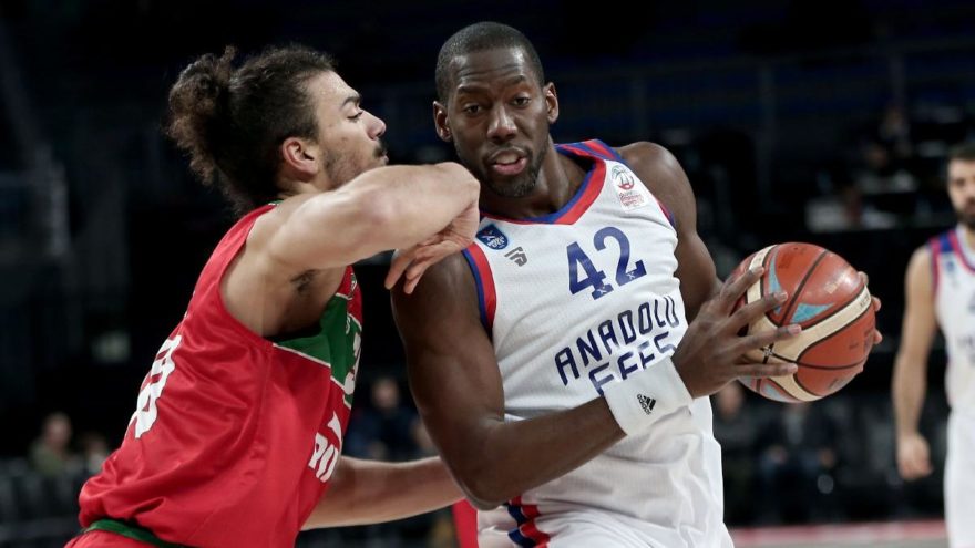 Anadolu Efes farka koştu