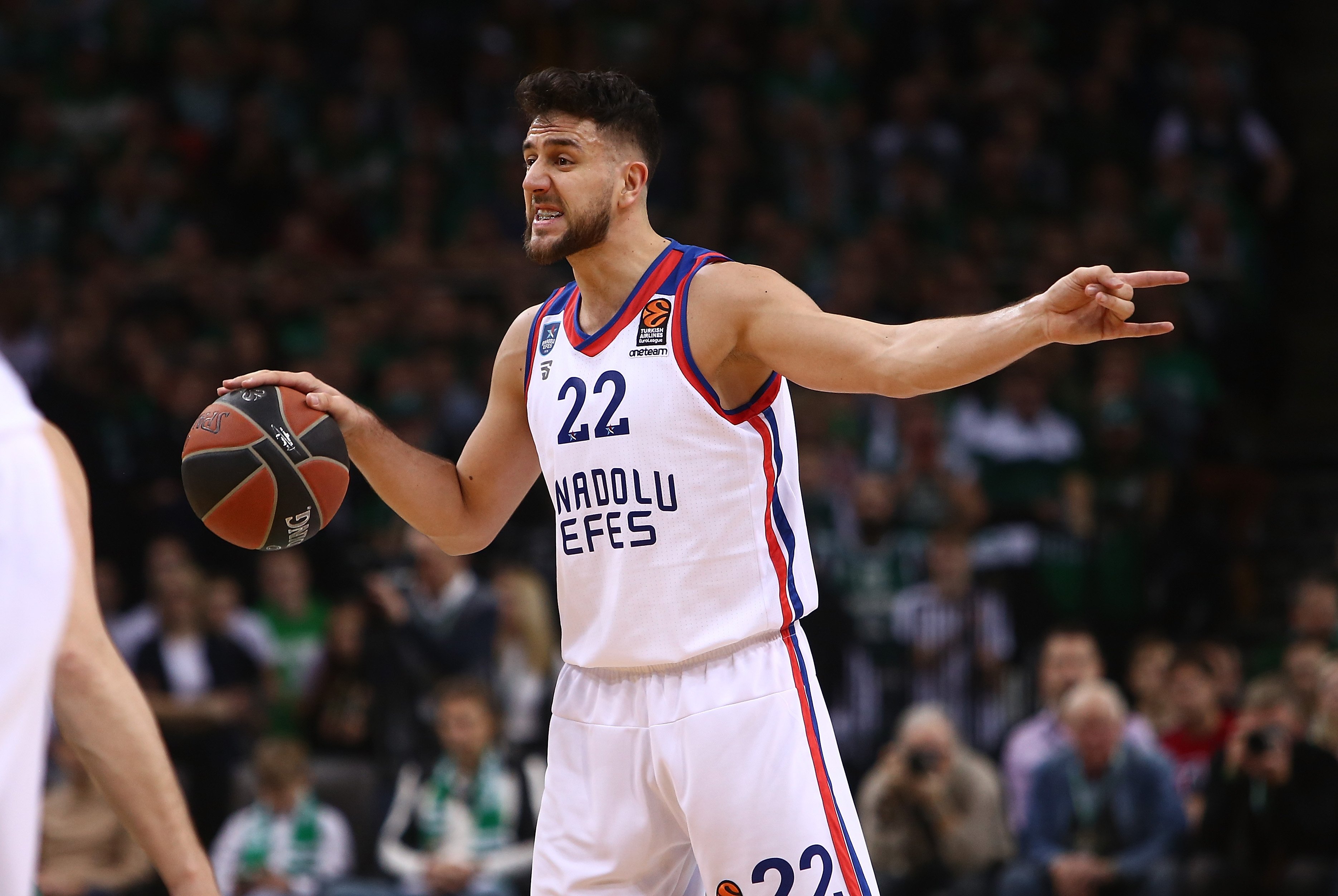 Anadolu Efes, Zalgiris Kaunas'ı deplasmanda devirdi