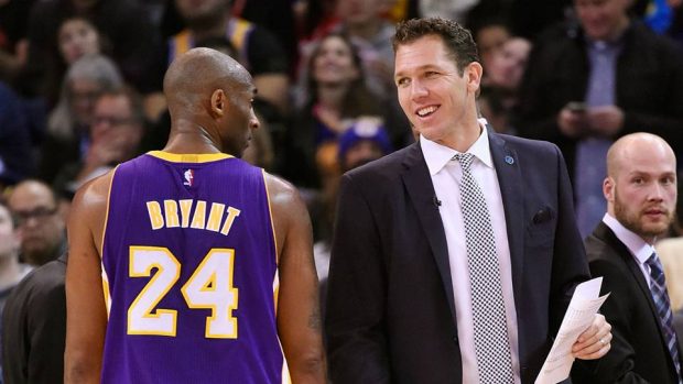 Kobe Bryant'tan Luke Walton'a destek