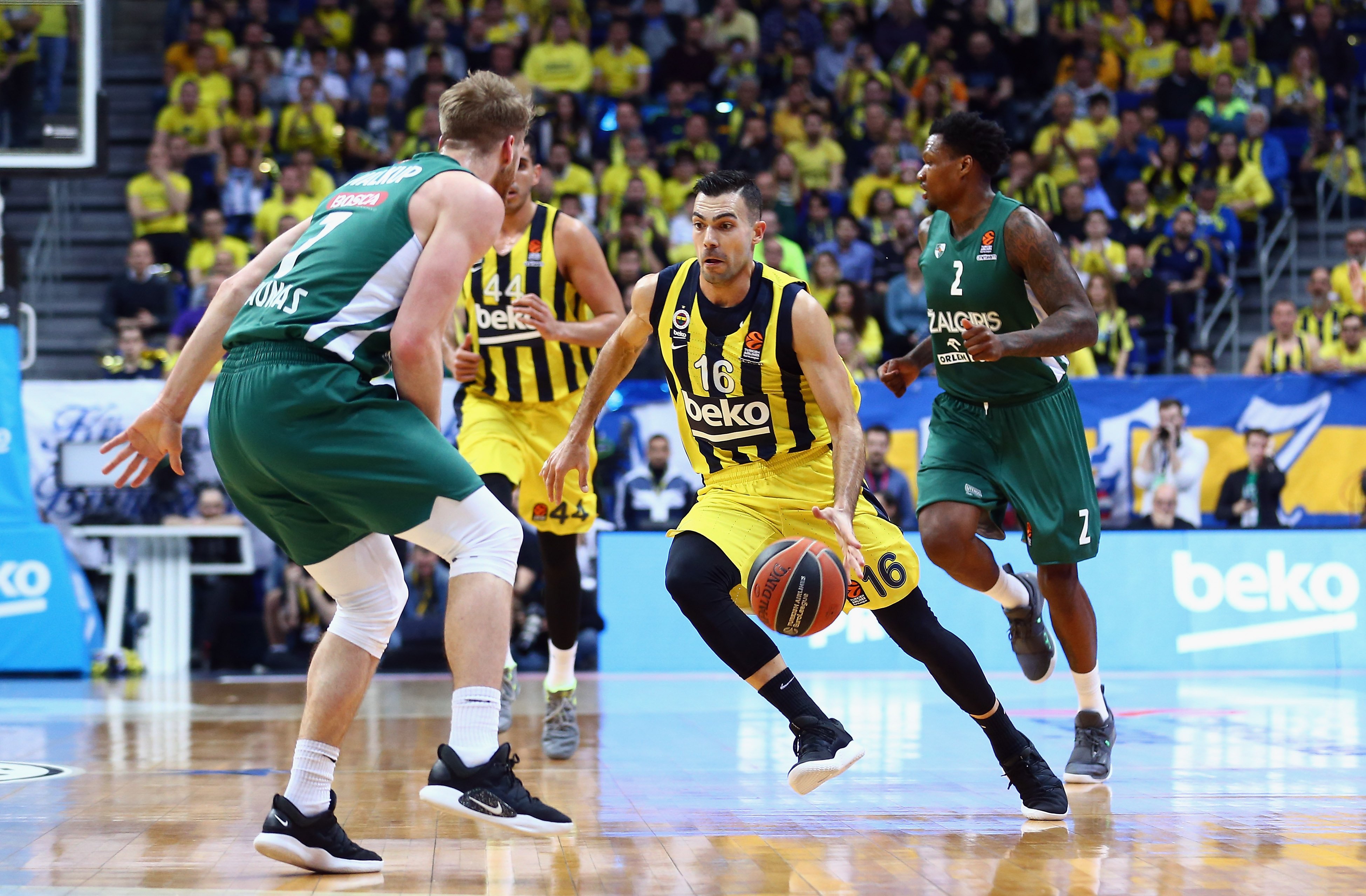 Fenerbahçe Beko, Zalgiris'i parkeden sildi