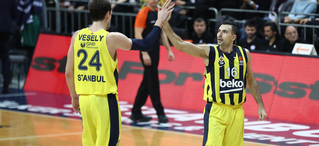Sloukas ve Vesely EuroLeague'de en iyi beşe seçildi