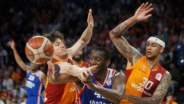 İlk finalist Anadolu Efes