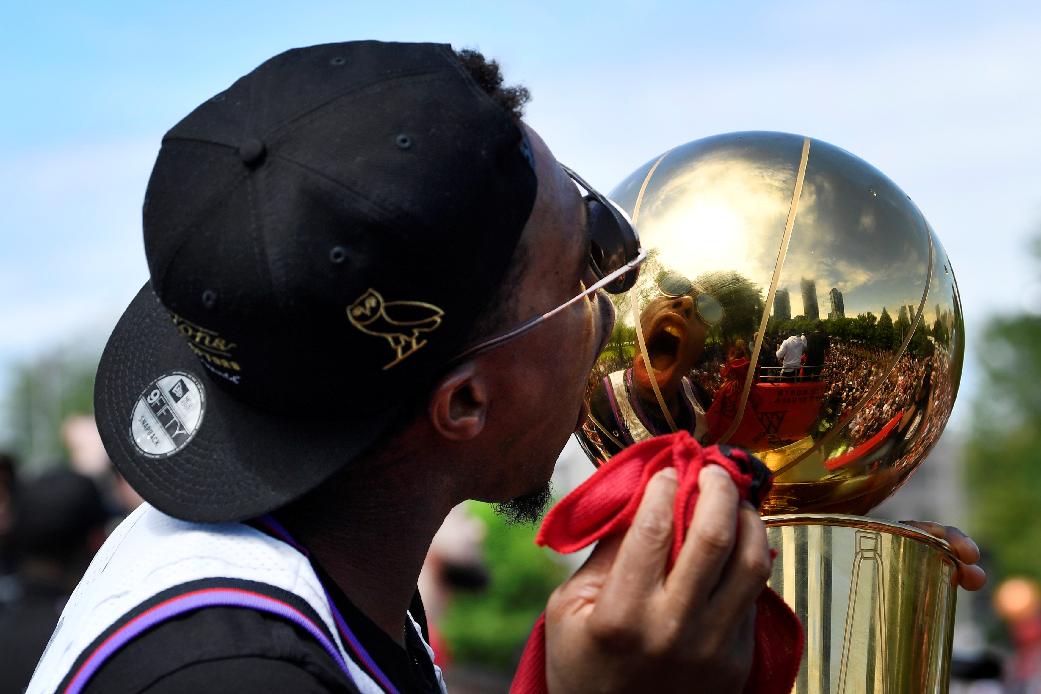 Raptors'ın şampiyonluk sevinci sürüyor