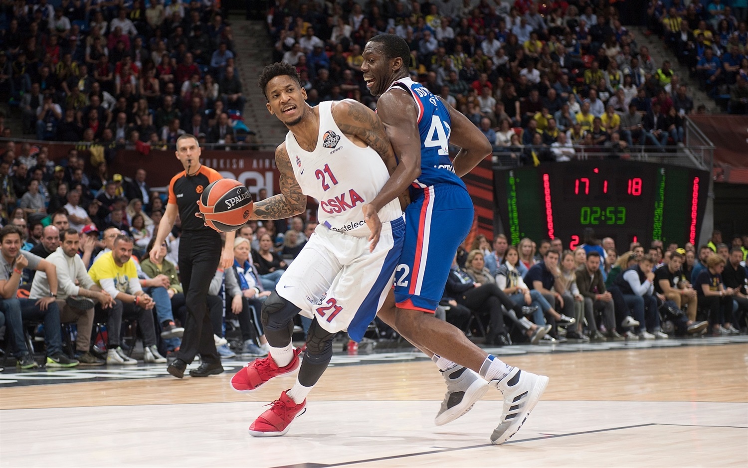 Final Four MVP'si Clyburn CSKA'da kaldı