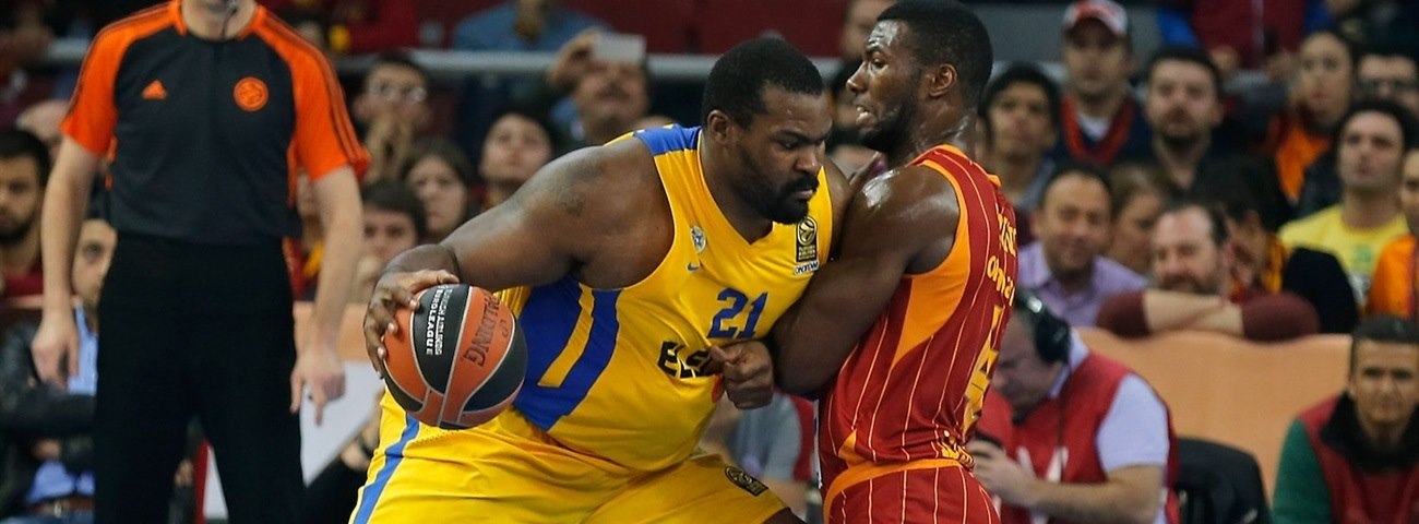 ''Baby Shaq'' lakaplı Sofoklis Schortsanitis, basketbola geri döndü