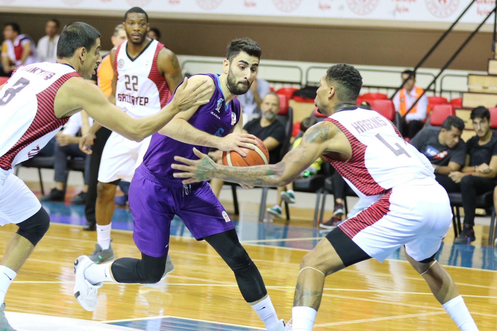 Gaziantep Basketbol, son bölümdeki performansıyla kazandı