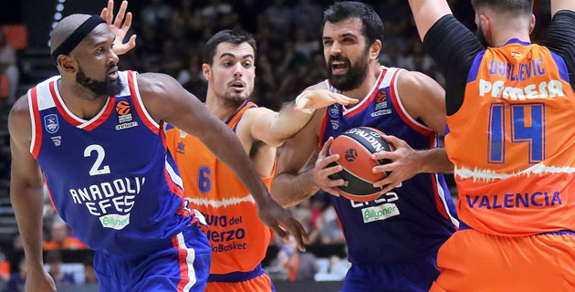 A. Efes Valencia'dan galip çıktı