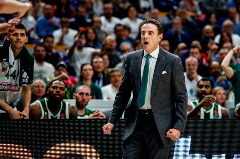 Rick Pitino Pana'ya döndü