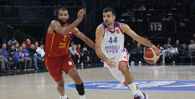 İstanbul Derbisi'nde A. Efes farkı