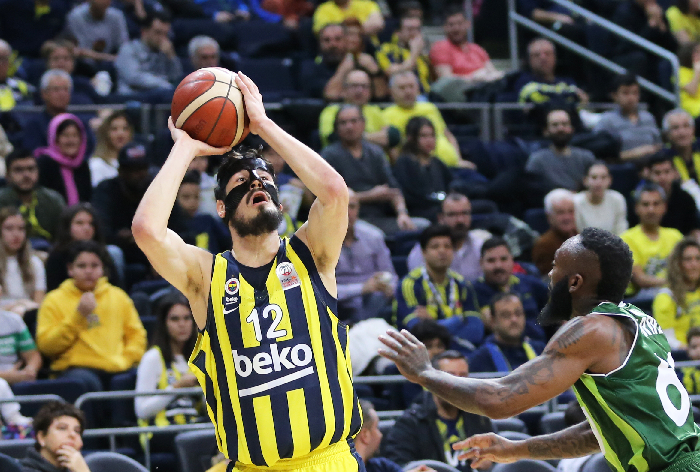 Fenerbahçe Beko farklı kazandı