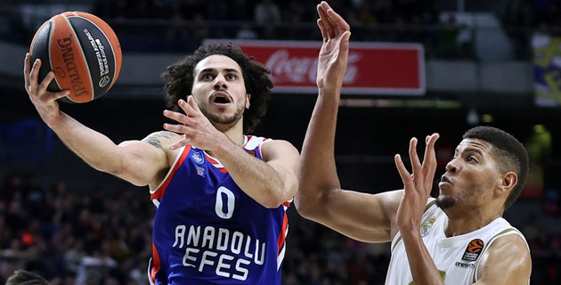 Anadolu Efes Madrid'de de galip